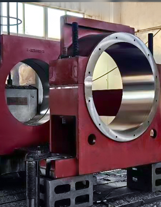 Componentes e conjuntos de aço fabricados